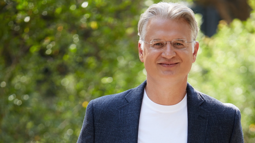 &Delta;&eta;&mu;ή&tau;&rho;&eta;&sigmaf; &Pi;&tau;&omega;&chi;ό&sigmaf;: &laquo;&Eta; &Pi;&epsilon;&lambda;&omicron;&pi;ό&nu;&nu;&eta;&sigma;&omicron;&sigmaf; &mu;&pi;&omicron;&rho;&epsilon;ί &kappa;&alpha;&iota; &pi;&rho;έ&pi;&epsilon;&iota; &nu;&alpha; &delta;&iota;&alpha;&kappa;&rho;ί&nu;&epsilon;&tau;&alpha;&iota;, ό&chi;&iota; &nu;&alpha; &epsilon;ί&nu;&alpha;&iota; &omicron;&upsilon;&rho;&alpha;&gamma;ό&sigmaf;&raquo;