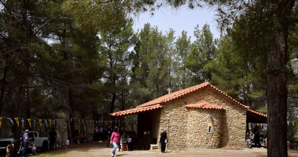 &Omicron; Ά&gamma;&iota;&omicron;&sigmaf; &Gamma;&epsilon;ώ&rho;&gamma;&iota;&omicron;&sigmaf; &tau;&iota;&mu;ά&tau;&alpha;&iota; &mu;&epsilon; &iota;&pi;&pi;&omicron;&delta;&rho;&omicron;&mu;ί&epsilon;&sigmaf;  &kappa;&alpha;&iota; &pi;&alpha;&nu;&eta;&gamma;ύ&rho;&iota; &sigma;&tau;&omicron;&upsilon;&sigmaf; &Beta;&omicron;&upsilon;&tau;&iota;ά&nu;&omicron;&upsilon;&sigmaf;