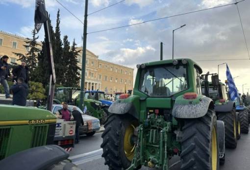 Στο Σύνταγμα για «μπλόκο» στην κατάρρευση οι Λάκωνες αγρότες