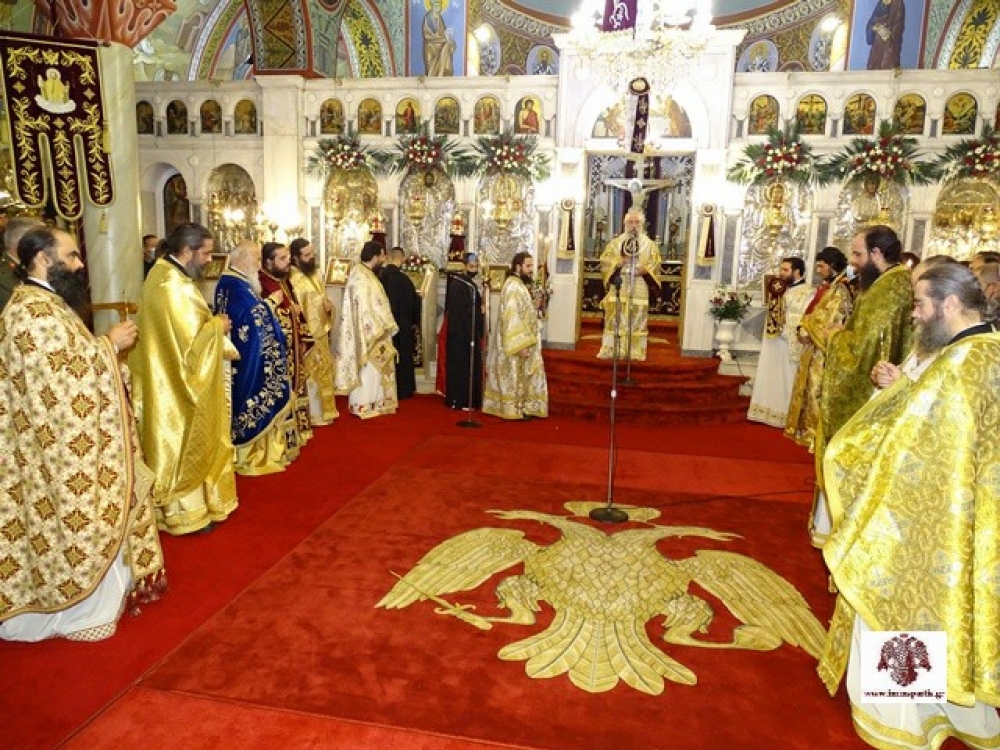 &Mu;&epsilon; &lambda;&alpha;&mu;&pi;&rho;ό&tau;&eta;&tau;&alpha; &eta; &Pi;&omicron;&lambda;&upsilon;&alpha;&rho;&chi;&iota;&epsilon;&rho;&alpha;&tau;&iota;&kappa;ή &Theta;&epsilon;ί&alpha; &Lambda;&epsilon;&iota;&tau;&omicron;&upsilon;&rho;&gamma;ί&alpha; &gamma;&iota;&alpha; &tau;&omicron;&nu; Ό&sigma;&iota;&omicron; &Nu;ί&kappa;&omega;&nu;&alpha;