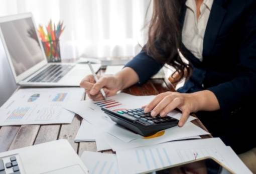 Φορολογικές δηλώσεις: Οι νέοι κωδικοί του Ε1 και τα κλειδιά για “κούρεμα” στα τεκμήρια