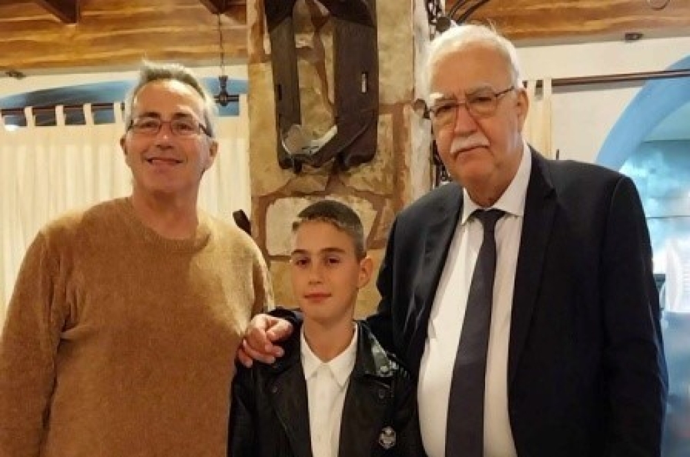 &Nu;έ&alpha; &pi;&alpha;&nu;&epsilon;&lambda;&lambda;ή&nu;&iota;&alpha; &pi;&rho;&omega;&tau;&iota;ά &gamma;&iota;&alpha; &tau;&omicron; 1&omicron; &Delta;&eta;&mu;&omicron;&tau;&iota;&kappa;ό &Sigma;&kappa;ά&lambda;&alpha;&sigmaf; &sigma;&tau;&omicron;&nu; &delta;&iota;&alpha;&gamma;&omega;&nu;&iota;&sigma;&mu;ό &laquo;Ά&theta;&lambda;&omicron;&nu; &pi;&omicron;&iota;ή&sigma;&epsilon;&omega;&sigmaf;&raquo;