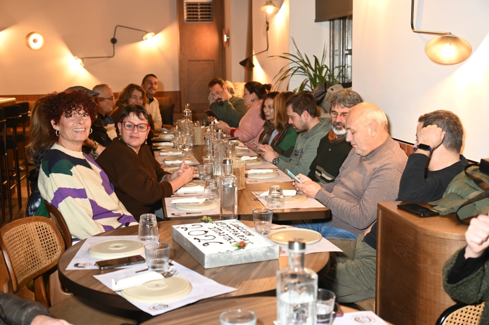 &Phi;&omega;&tau;&omicron;&gamma;&rho;&alpha;&phi;&iota;&kappa;έ&sigmaf; &sigma;&tau;&iota;&gamma;&mu;έ&sigmaf; &kappa;&alpha;&iota; &gamma;&lambda;&upsilon;&kappa;&iota;ά &pi;&alpha;&rho;ά&delta;&omicron;&sigma;&eta; &sigma;&tau;&omicron; &kappa;ά&delta;&rho;&omicron; &tau;&eta;&sigmaf; &Lambda;&Epsilon;&Phi;&Omega;&Sigma;