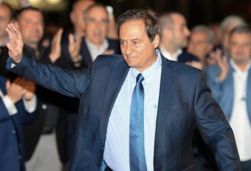 Αποχώρησε και ο αρχηγός;