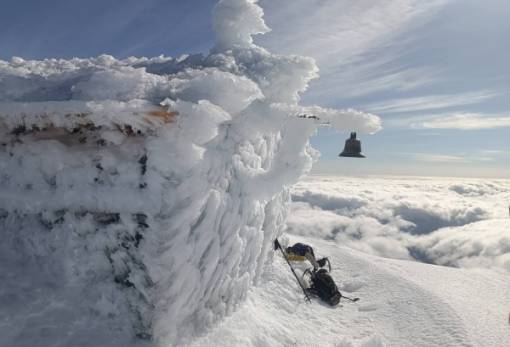 «Ζωγράφισε» η φύση στον Ταΰγετο: Ολόλευκη μαγεία και δέος στα 2.407 μέτρα
