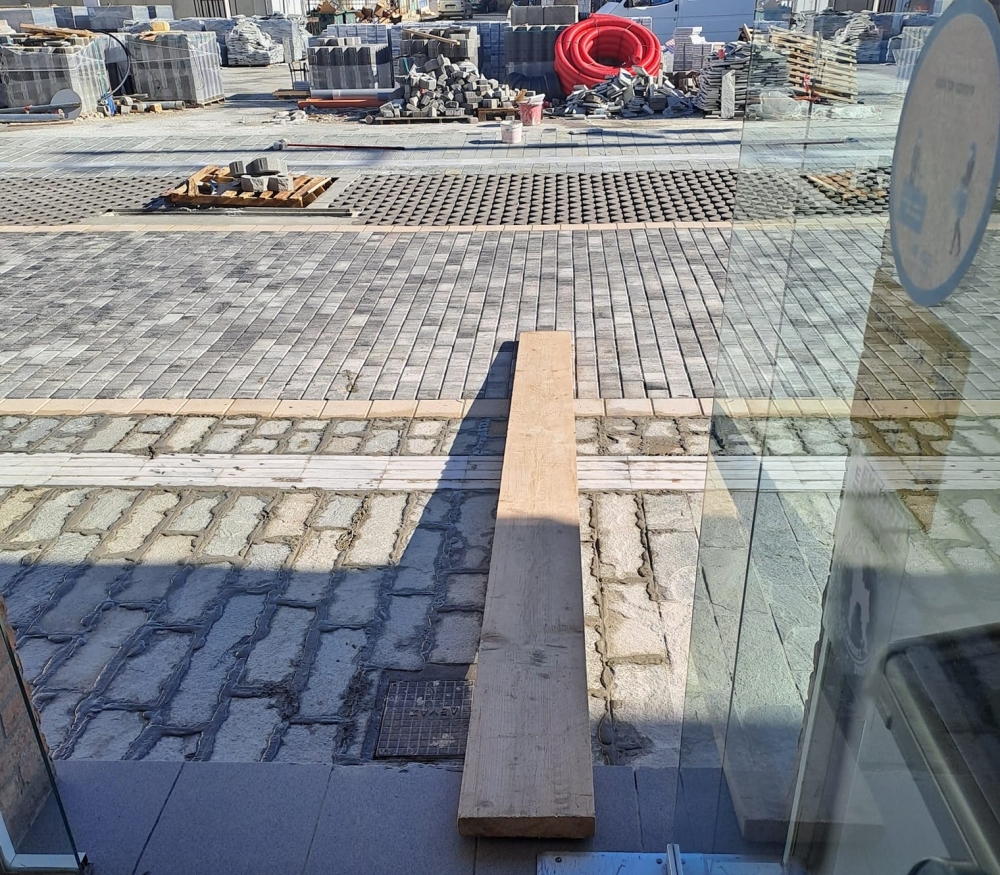 &Sigma;&tau;&alpha;&hellip; &kappa;ύ&mu;&alpha;&tau;&alpha; &tau;&eta;&sigmaf; &omicron;&delta;&omicron;ύ &Alpha;&gamma;&eta;&sigma;&iota;&lambda;ά&omicron;&upsilon; &sigma;&tau;&eta; &Sigma;&pi;ά&rho;&tau;&eta;