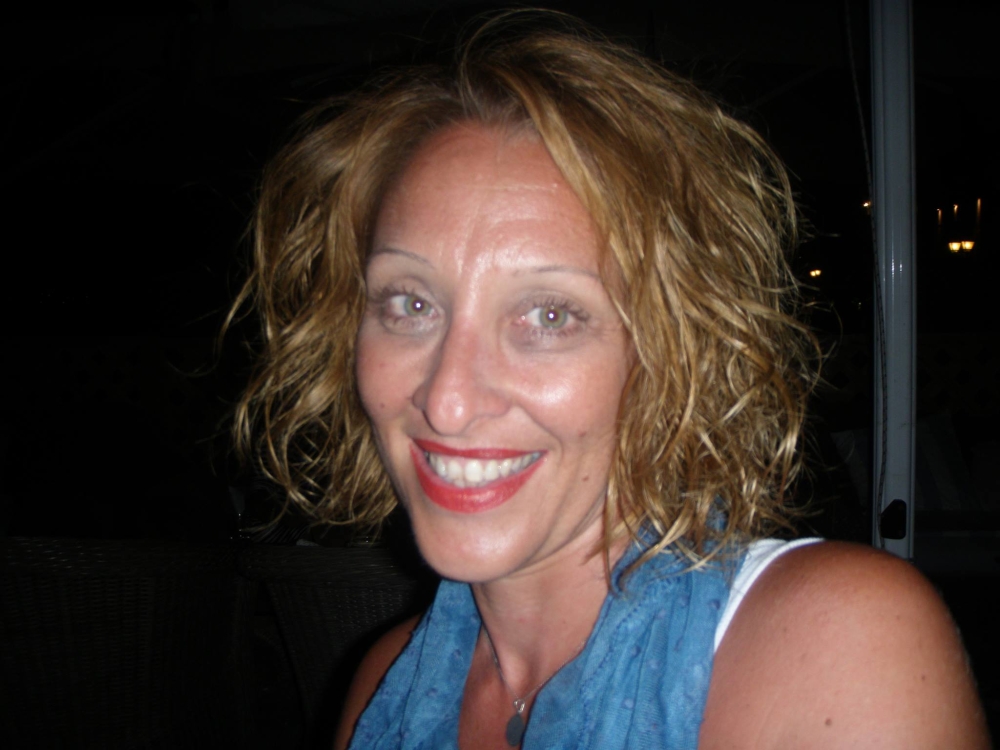 &Nu;έ&alpha; &alpha;&nu;&tau;&iota;&delta;ή&mu;&alpha;&rho;&chi;&omicron;&sigmaf; &Delta;. &Epsilon;&upsilon;&rho;ώ&tau;&alpha; &eta; &Alpha;&nu;&tau;&omega;&nu;ί&alpha; &Kappa;&alpha;&lambda;&omicron;&gamma;&epsilon;&rho;ά&kappa;&omicron;&upsilon;