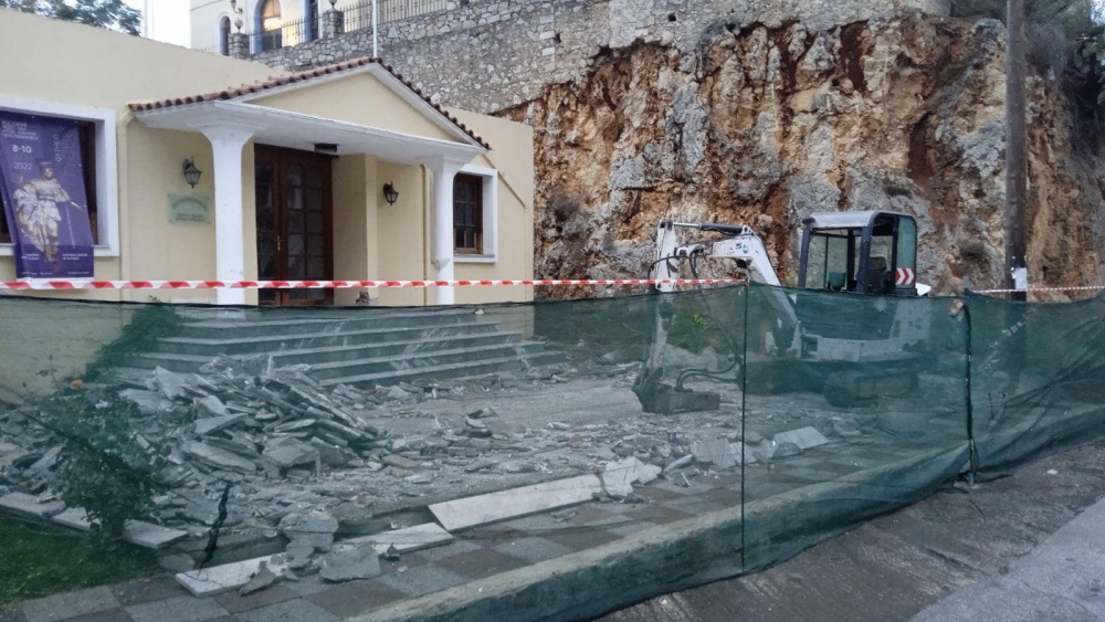 &Epsilon;&kappa;&sigma;&upsilon;&gamma;&chi;&rho;&omicron;&nu;ί&zeta;&epsilon;&tau;&alpha;&iota; &tau;&omicron; &Pi;&nu;&epsilon;&upsilon;&mu;&alpha;&tau;&iota;&kappa;ό &Kappa;έ&nu;&tau;&rho;&omicron; &Gamma;&upsilon;&theta;&epsilon;ί&omicron;&upsilon;