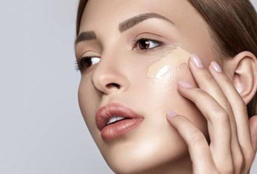 3 tips για να κάνεις το foundation σου «αόρατο»