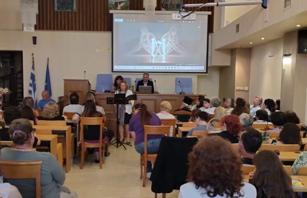 &Tau;&omicron; &Gamma;ύ&theta;&epsilon;&iota;&omicron; &gamma;ύ&rho;&iota;&sigma;&epsilon; &pi;ί&sigma;&omega; &sigma;&tau;&alpha; &chi;&rho;ό&nu;&iota;&alpha; &pi;&omicron;&upsilon; &laquo;&tau;&alpha; &pi;&alpha;&iota;&delta;&iota;ά έ&pi;&alpha;&iota;&zeta;&alpha;&nu; &kappa;&alpha;&iota; &omicron;&nu;&epsilon;&iota;&rho;&epsilon;ύ&omicron;&nu;&tau;&alpha;&nu;&raquo;