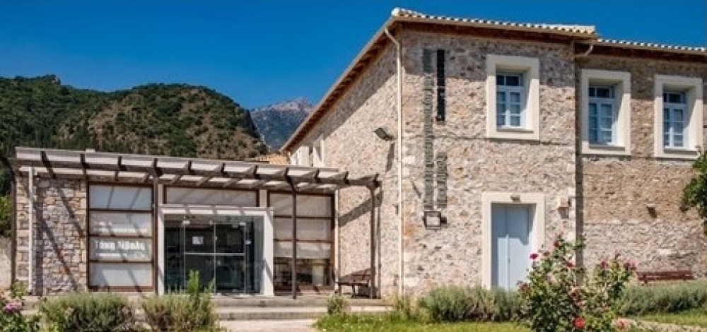 &Pi;&alpha;&rho;&omicron;&upsilon;&sigma;&iota;ά&zeta;&omicron;&nu;&tau;&alpha;&iota; &tau;&alpha; &beta;&iota;&beta;&lambda;ί&alpha; &tau;&eta;&sigmaf; &Alpha;&nu;. &Alpha;ϊ&beta;&alpha;&lambda;ή &sigma;&tau;&omicron;&nu; &Mu;&upsilon;&sigma;&tau;&rho;ά