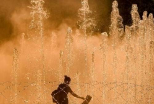 Συνεχίζεται η επέλαση του καύσωνα στη χώρα