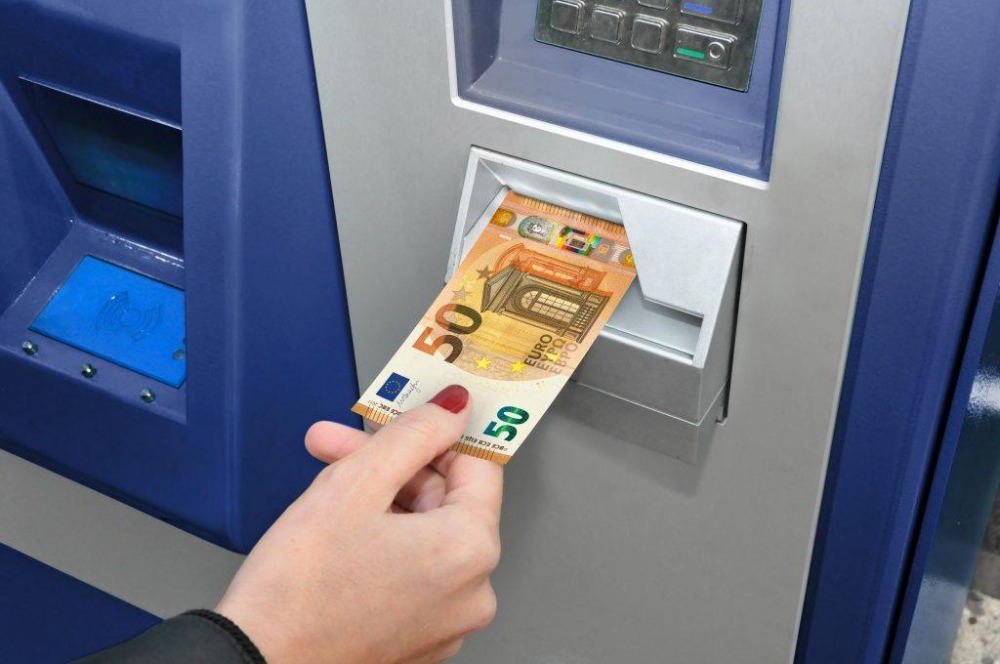 &Sigma;&upsilon;&nu;&tau;ά&xi;&epsilon;&iota;&sigmaf; &Alpha;&pi;&rho;&iota;&lambda;ί&omicron;&upsilon;: &Nu;&omega;&rho;ί&tau;&epsilon;&rho;&alpha; &tau;&alpha; &chi;&rho;ή&mu;&alpha;&tau;&alpha; &sigma;&tau;&alpha; &Alpha;&Tau;&Mu;