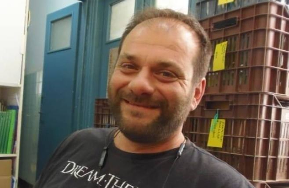 &Eta; &Sigma;&pi;ά&rho;&tau;&eta; &alpha;&pi;&omicron;&chi;&alpha;&iota;&rho;&epsilon;&tau;ά &mu;&epsilon; &theta;&lambda;ί&psi;&eta; &tau;&omicron;&nu; &laquo;&epsilon;&upsilon;&alpha;ί&sigma;&theta;&eta;&tau;&omicron;&raquo; &kappa;&alpha;&iota; &laquo;&delta;&omicron;&tau;&iota;&kappa;ό&raquo; &Mu;&iota;&chi;ά&lambda;&eta; &Phi;&iota;&lambda;&iota;&pi;&pi;ό&pi;&omicron;&upsilon;&lambda;&omicron;