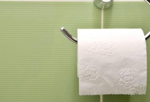 Ο σωστός τρόπος να ξετυλίγεις το χαρτί υγείας σύμφωνα με τους ειδικούς