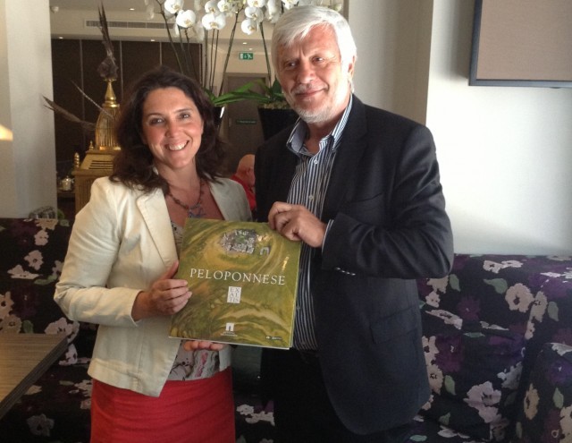  &Eta; &laquo;&Mu;&upsilon;&theta;&iota;&kappa;ή &Pi;&epsilon;&lambda;&omicron;&pi;ό&nu;&nu;&eta;&sigma;&omicron;&sigmaf;&raquo; &epsilon;&nu;&tau;&upsilon;&pi;&omega;&sigma;ί&alpha;&sigma;&epsilon; &sigma;&tau;&omicron; &Lambda;&omicron;&nu;&delta;ί&nu;&omicron;