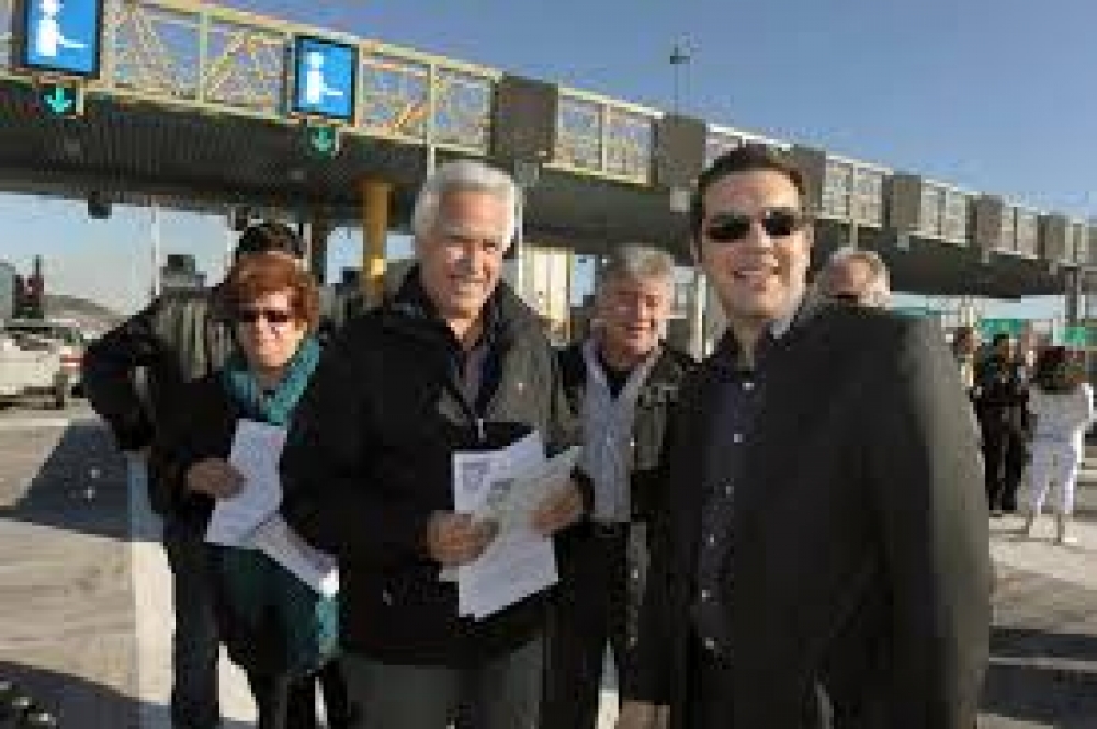 &Omicron; &Tau;&sigma;ί&pi;&rho;&alpha;&sigmaf; &kappa;&alpha;&iota; &omicron; &Delta;&alpha;&sigma;&kappa;&alpha;&rho;ό&lambda;&eta;&sigmaf;