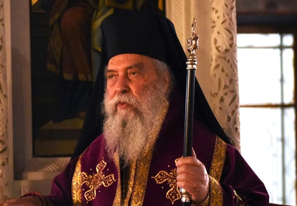 &Epsilon;&omicron;&rho;&tau;ά&zeta;&epsilon;&iota; &tau;&alpha; &omicron;&nu;&omicron;&mu;&alpha;&sigma;&tau;ή&rho;&iota;ά &tau;&omicron;&upsilon; &omicron; &Mu;&eta;&tau;&rho;&omicron;&pi;&omicron;&lambda;ί&tau;&eta;&sigmaf; &Epsilon;&upsilon;&sigma;&tau;ά&theta;&iota;&omicron;&sigmaf;