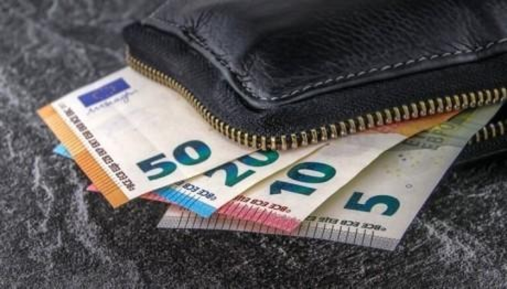 &Epsilon;&iota;&sigma;ό&delta;&eta;&mu;&alpha;: &Omicron;&iota; &alpha;&upsilon;&xi;ή&sigma;&epsilon;&iota;&sigmaf; &pi;&omicron;&upsilon; έ&rho;&chi;&omicron;&nu;&tau;&alpha;&iota; &sigma;&epsilon; &mu;&iota;&sigma;&theta;&omicron;ύ&sigmaf; &kappa;&alpha;&iota; &epsilon;&pi;&iota;&delta;ό&mu;&alpha;&tau;&alpha;