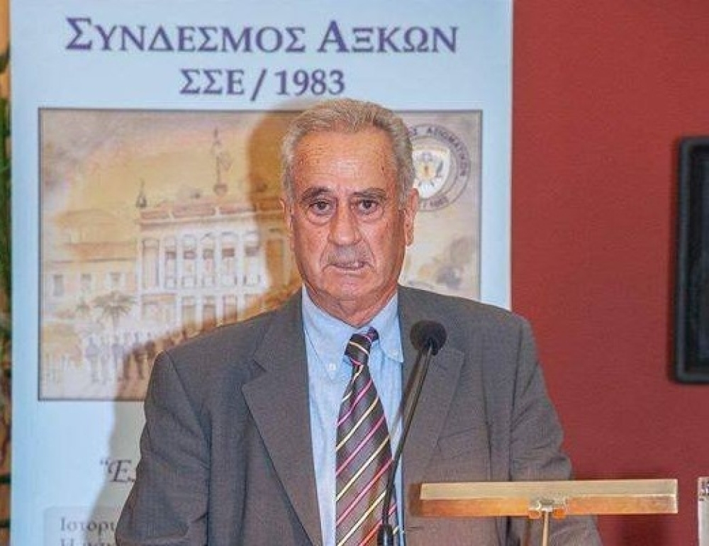 &laquo;&Kappa;&lambda;ί&nu;&omicron;&upsilon;&nu; &tau;&omicron; &gamma;ό&nu;&upsilon;&raquo; &mu;&epsilon; &alpha;&pi;&omicron;&chi;&alpha;&iota;&rho;&epsilon;&tau;&iota;&sigma;&mu;ό &sigma;&tau;&omicron;&nu; &theta;&rho;&upsilon;&lambda;&iota;&kappa;ό &Sigma;&tau;&rho;&alpha;&tau;&eta;&gamma;ό &Eta;&lambda;ί&alpha; &Gamma;&lambda;&epsilon;&nu;&tau;&zeta;έ