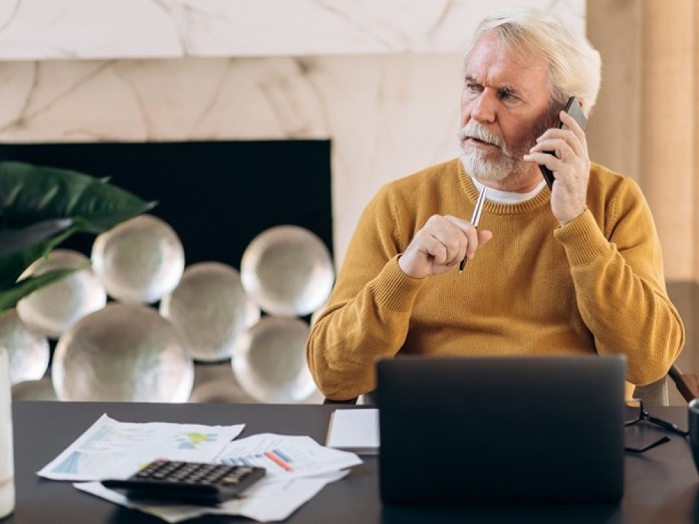 &Sigma;&upsilon;&nu;&tau;&alpha;&xi;&iota;&omicron;ύ&chi;&omicron;&iota;: &Pi;ό&sigma;&omicron;&iota; &delta;&omicron;&upsilon;&lambda;&epsilon;ύ&omicron;&upsilon;&nu; &mu;&epsilon;&tau;ά &tau;&eta; &sigma;ύ&nu;&tau;&alpha;&xi;&eta;