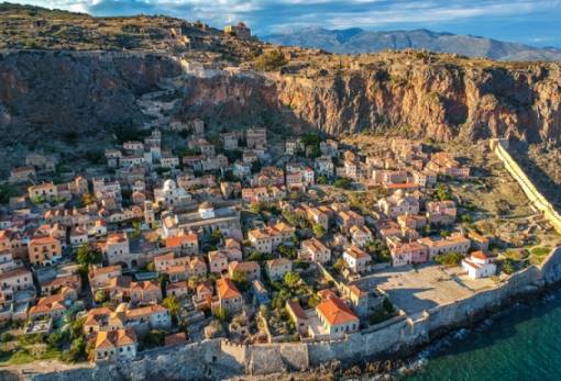 Ιστορικός πλούτος της Μονεμβασιάς σε ψηφιοποιημένο έργο