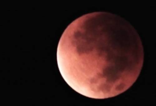 Η “ματωμένη πανσέληνος” όπως την παρακολουθήσαμε από τη Σπάρτη (ΒΙΝΤΕΟ)