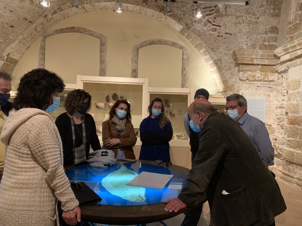 &Epsilon;&gamma;&kappa;&alpha;&tau;ά&sigma;&tau;&alpha;&sigma;&eta; &tau;&epsilon;&lambda;&epsilon;&phi;&epsilon;&rho;ί&kappa; &gamma;&iota;&alpha; &tau;&eta;&nu; ά&nu;&omega; &pi;ό&lambda;&eta; &tau;&omicron;&upsilon; &Kappa;ά&sigma;&tau;&rho;&omicron;&upsilon; &tau;&eta;&sigmaf; &Mu;&omicron;&nu;&epsilon;&mu;&beta;&alpha;&sigma;&iota;ά&sigmaf;