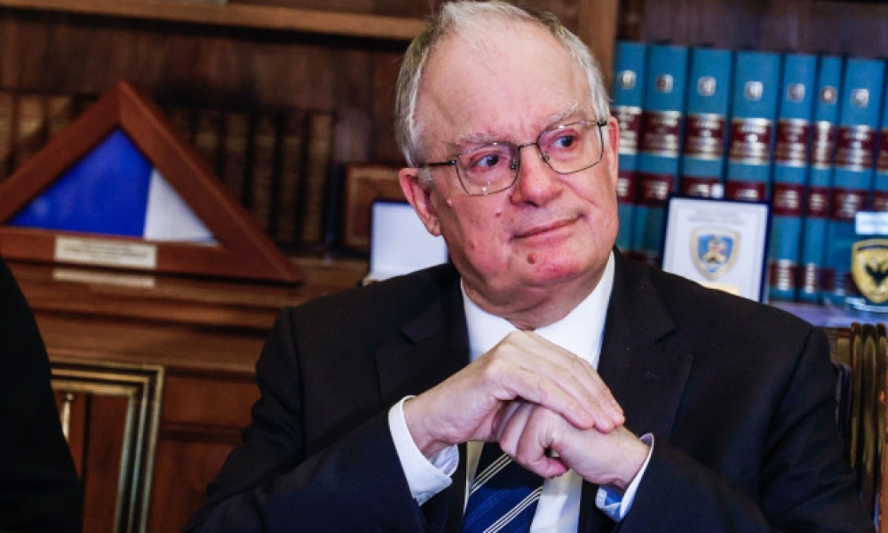 &Tau;&omicron; &laquo;&Kappa;&lambda;&epsilon;&iota;&delta;ί &tau;&omicron;&upsilon; &Delta;ή&mu;&omicron;&upsilon; &Alpha;&nu;&alpha;&tau;. &Mu;ά&nu;&eta;&sigmaf;&raquo; &sigma;&tau;&omicron;&nu; &Pi;&rho;ό&epsilon;&delta;&rho;&omicron; &tau;&eta;&sigmaf; &Delta;&eta;&mu;&omicron;&kappa;&rho;&alpha;&tau;ί&alpha;&sigmaf;