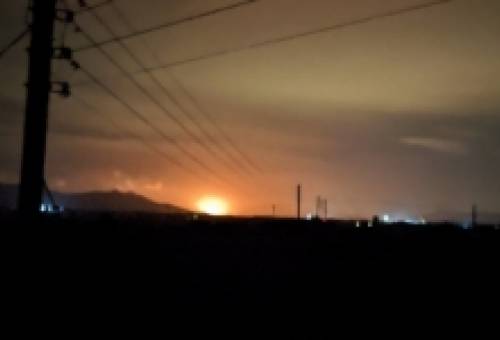 Έκρηξη σε υποσταθμό της ΔΕΗ βύθισε την Πελοπόννησο στο σκοτάδι