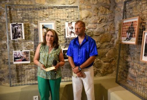 «Σπάνε τη σιωπή» ενάντια στη βία οι φωτογραφίες του Αλ. Μπουγάδη