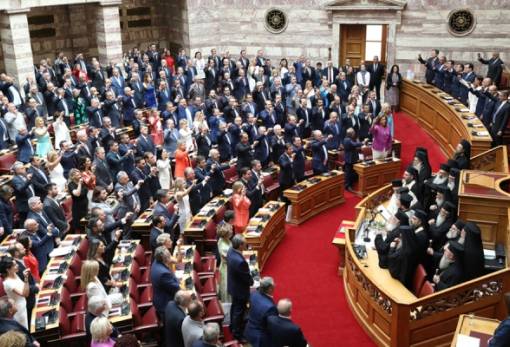 Οι Λάκωνες βουλευτές κατά την ορκωμοσία της νέας Βουλής