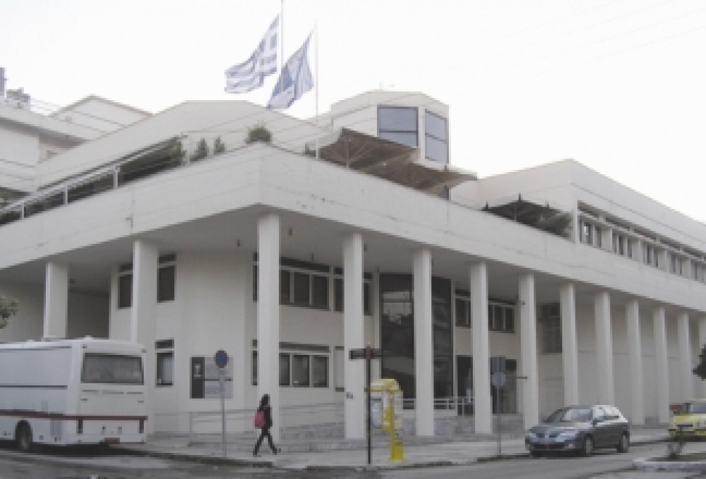 &Alpha;&nu;&alpha;&mu;έ&nu;&omicron;&nu;&tau;&alpha;&sigmaf; &tau;&omicron; &kappa;&alpha;&lambda;&omicron;&kappa;&alpha;ί&rho;&iota;