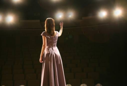 Συναντήσεις με υποψήφιους κομπάρσους για την ταινία «Η Φόνισσα»