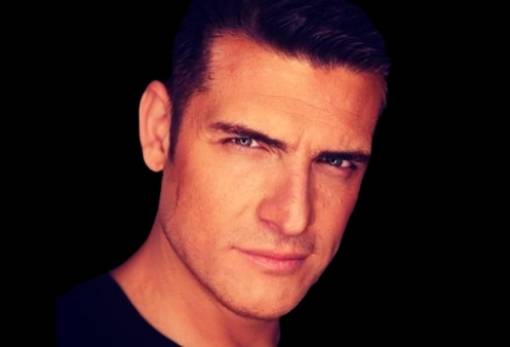 Μουσική βραδιά για τη Γυναίκα με τον Χρήστο Αντωνιάδη στη Σκάλα