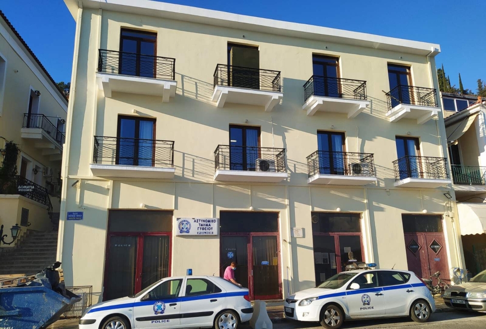 Ά&mu;&epsilon;&sigma;&eta; &eta; &epsilon;&xi;&iota;&chi;&nu;ί&alpha;&sigma;&eta; &alpha;&pi;ά&tau;&eta;&sigmaf; &sigma;&epsilon; &pi;&epsilon;&rho;&iota;&omicron;&chi;ή &tau;&eta;&sigmaf; &Alpha;&nu;. &Mu;ά&nu;&eta;&sigmaf;