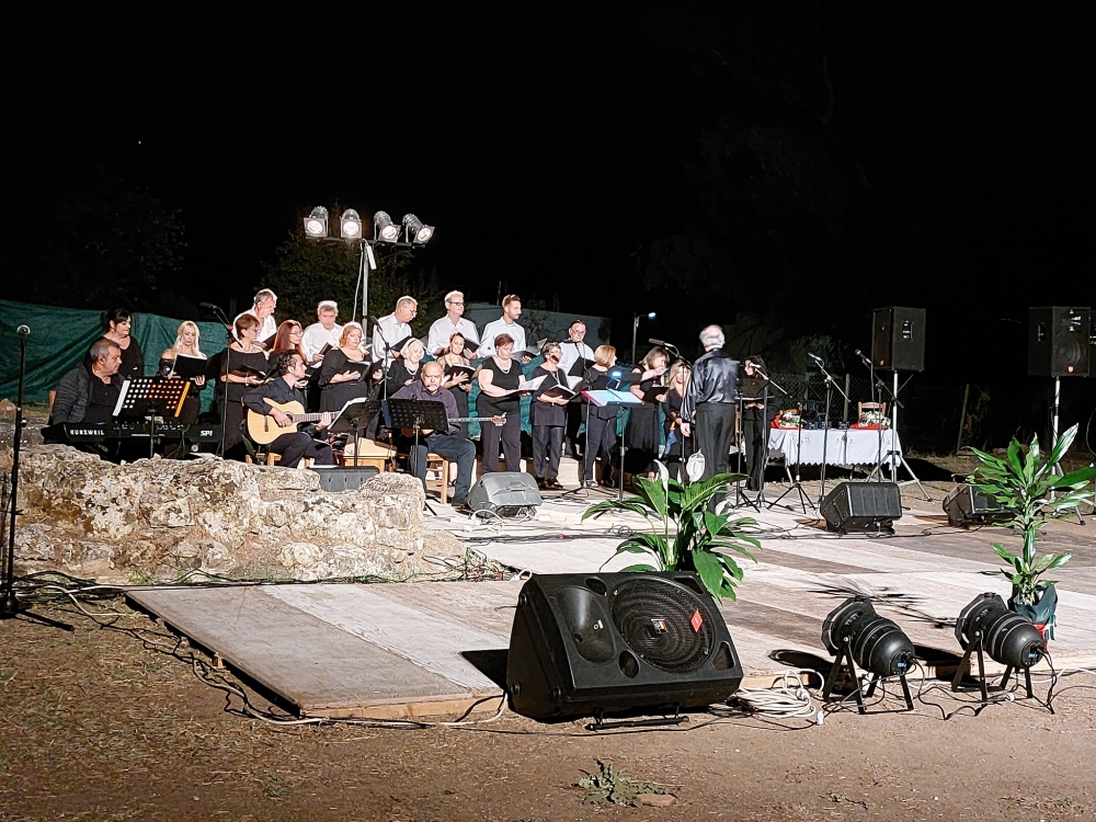 &Mu;&epsilon;&lambda;&omega;&delta;ί&epsilon;&sigmaf; &tau;&omicron;&upsilon; &Sigma;&tau;. &Xi;&alpha;&rho;&chi;ά&kappa;&omicron;&upsilon; &alpha;&nu;&tau;ή&chi;&eta;&sigma;&alpha;&nu; &sigma;&tau;&omicron; &Alpha;&rho;&chi;&alpha;ί&omicron; &Theta;έ&alpha;&tau;&rho;&omicron; &Gamma;&upsilon;&theta;&epsilon;ί&omicron;&upsilon;