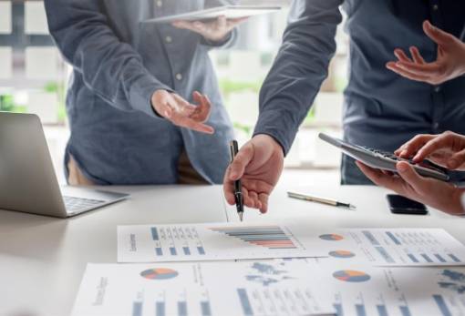 Ανάπτυξη και με… τον Νόμο  για το σύνολο του επιχειρείν