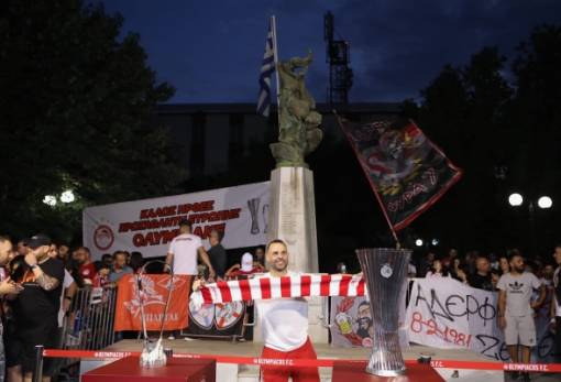 Θερμή υποδοχή στη Σπάρτη για τις ευρωπαϊκές κούπες του Ολυμπιακού (ΦΩΤΟ)