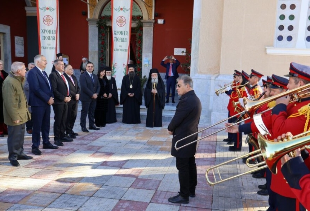 &Mu;&epsilon; &epsilon;&upsilon;&lambda;&omicron;&gamma;ί&alpha;, &pi;ί&sigma;&tau;&eta; &kappa;&alpha;&iota; &alpha;&iota;&sigma;&iota;&omicron;&delta;&omicron;&xi;ί&alpha; &xi;&epsilon;&kappa;ί&nu;&eta;&sigma;&epsilon; &tau;&omicron; &nu;έ&omicron; έ&tau;&omicron;&sigmaf; &sigma;&tau;&eta; &Sigma;&pi;ά&rho;&tau;&eta;