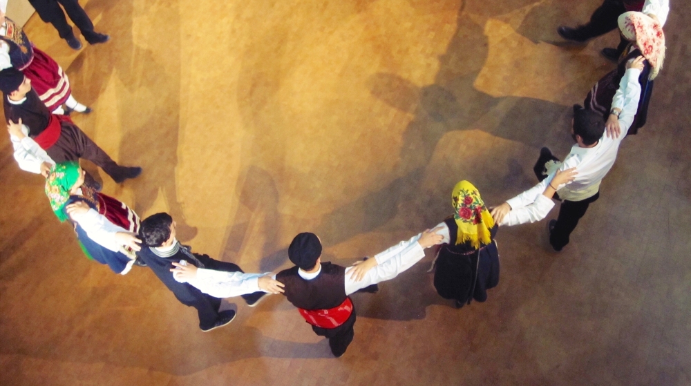 &Gamma;&iota;&omicron;&rho;&tau;ή &pi;&alpha;&rho;&alpha;&delta;&omicron;&sigma;&iota;&alpha;&kappa;ώ&nu; &chi;&omega;&rho;ώ&nu; &sigma;&tau;&eta; &Gamma;&lambda;&upsilon;&kappa;ό&beta;&rho;&upsilon;&sigma;&eta;