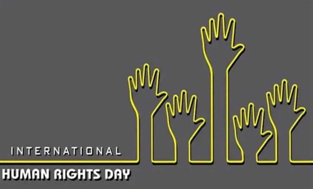 &Omicron; &rho;ό&lambda;&omicron;&sigmaf; &kappa;&alpha;&iota; &tau;&alpha; &delta;&iota;&kappa;&alpha;&iota;ώ&mu;&alpha;&tau;&alpha; &tau;&omega;&nu; &Gamma;&upsilon;&nu;&alpha;&iota;&kappa;ώ&nu; &sigma;&epsilon; &epsilon;&iota;&delta;&iota;&kappa;ό &alpha;&phi;&iota;έ&rho;&omega;&mu;&alpha; &sigma;&tau;&eta;&nu; &Pi;&Epsilon;&Sigma;