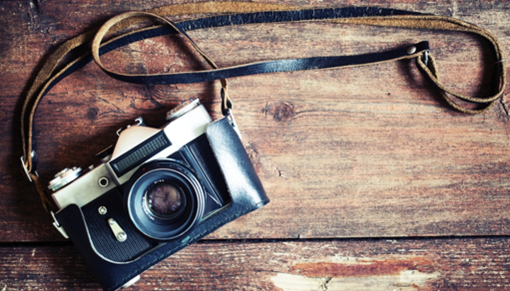 &laquo;&Phi;&omega;&tau;&omicron;&gamma;&rho;&alpha;&phi;&iota;&kappa;ό&sigmaf; &pi;&epsilon;&rho;ί&pi;&alpha;&tau;&omicron;&sigmaf; &sigma;&tau;&omicron;&nu; &chi;&rho;ό&nu;&omicron;&raquo;  &mu;&epsilon; &epsilon;&kappa;&kappa;ί&nu;&eta;&sigma;&eta; &alpha;&pi;ό &Beta;&alpha;&phi;&epsilon;&iota;ό