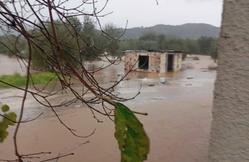 &laquo;&Mu;&pi;ά&rho;&epsilon;&sigmaf; &mu;&pi;ά&rho;&epsilon;&sigmaf; &tau;&alpha; &nu;&epsilon;&rho;ά &sigma;&tau;&alpha; &chi;&omega;&rho;ά&phi;&iota;&alpha; &tau;&alpha; &xi;&epsilon;&rho;ά&raquo;