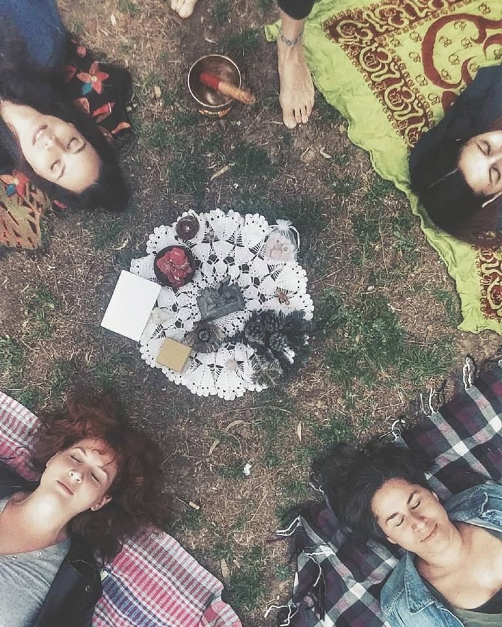 &Kappa;ύ&kappa;&lambda;&omicron;&iota; &gamma;&upsilon;&nu;&alpha;&iota;&kappa;ώ&nu; &mu;&epsilon; &sigma;&tau;ό&chi;&omicron; &tau;&eta;&nu; &epsilon;&nu;&delta;&upsilon;&nu;ά&mu;&omega;&sigma;&eta;