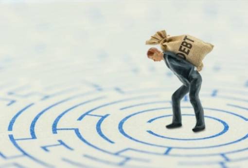 Οι Έλληνες χρωστάνε πάνω από 111 δισ. ευρώ στην εφορία