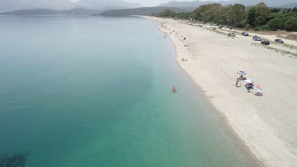 &Lambda;&alpha;&chi;&tau;ά&rho;&iota;&sigma;&alpha;&nu; &mu;&epsilon; &alpha;&nu;ή&lambda;&iota;&kappa;&omicron; &pi;&alpha;&iota;&delta;ί &sigma;&tau;&eta;&nu; &pi;&alpha;&rho;&alpha;&lambda;ί&alpha; &Mu;&alpha;&upsilon;&rho;&omicron;&beta;&omicron;&upsilon;&nu;ί&omicron;&upsilon;