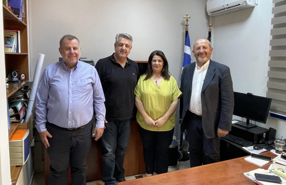 &Sigma;&tau;&omicron; &pi;&lambda;&epsilon;&upsilon;&rho;ό &tau;&omicron;&upsilon; &Gamma;&Nu; &Lambda;&alpha;&kappa;&omega;&nu;ί&alpha;&sigmaf; &tau;&omicron; &Epsilon;&pi;&iota;&mu;&epsilon;&lambda;&eta;&tau;ή&rho;&iota;&omicron; &gamma;&iota;&alpha; &lambda;ύ&sigma;&epsilon;&iota;&sigmaf; &sigma;&tau;&alpha; &pi;&rho;&omicron;&beta;&lambda;ή&mu;&alpha;&tau;&alpha;