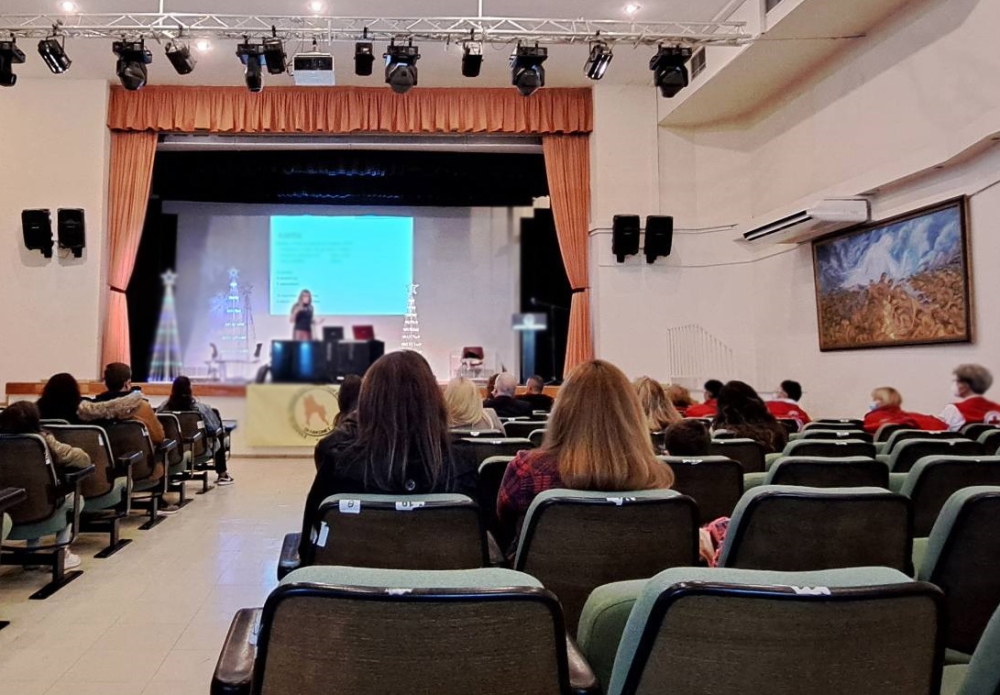 &Omicron; &pi;&omicron;&lambda;&iota;&tau;&iota;&sigma;&mu;ό&sigmaf; &zeta;&eta;&tau;ά &nu;&alpha; &alpha;&nu;&alpha;&pi;&nu;&epsilon;ύ&sigma;&epsilon;&iota;