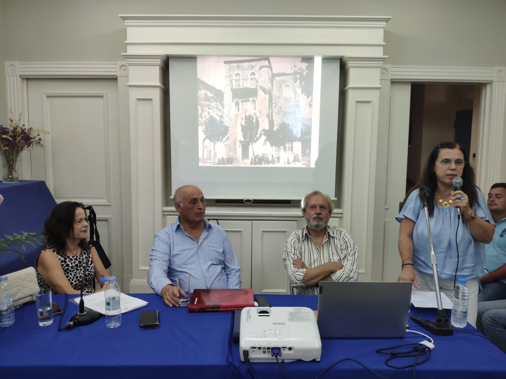 &Eta; &phi;&lambda;ό&gamma;&alpha; &tau;&eta;&sigmaf; &Epsilon;&pi;&alpha;&nu;ά&sigma;&tau;&alpha;&sigma;&eta;&sigmaf; &zeta;&omega;&nu;&tau;ά&nu;&epsilon;&psi;&epsilon; &sigma;&tau;&omicron; &Kappa;&alpha;&sigma;&tau;ό&rho;&iota;